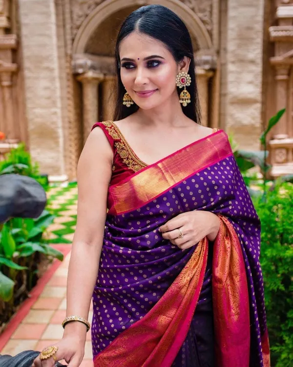 Purple_Woven_Banarasi_Jacquard_Saree_(Purple)